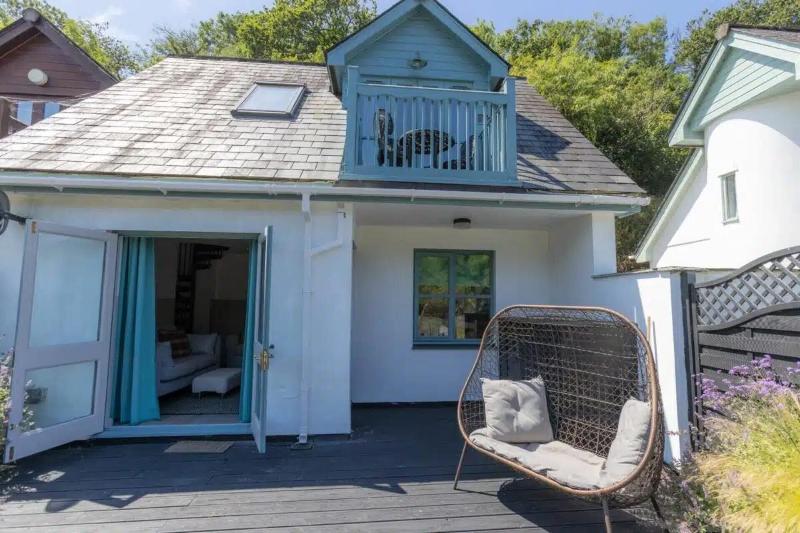 Creek View Cottage Little Petherick 2 Bedrooms image