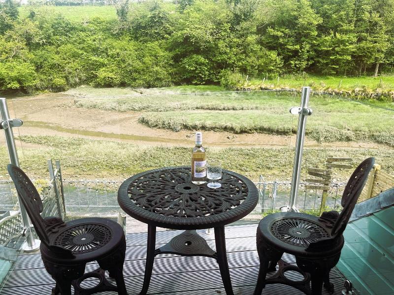 Creek View Cottage Little Petherick 2 Bedrooms image