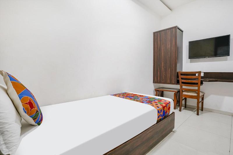 Fabhotel Elvis Inn image