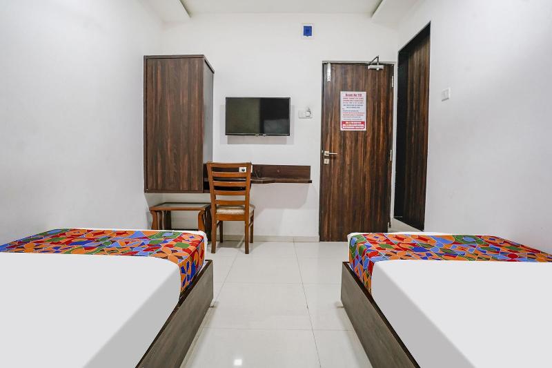 Fabhotel Elvis Inn image