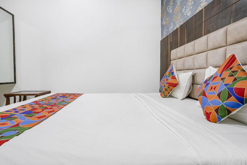 Fabhotel Elvis Inn image