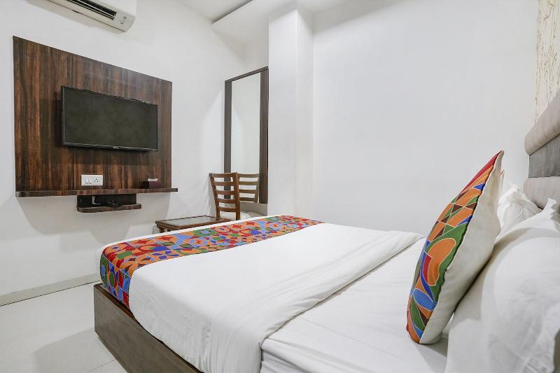 Fabhotel Elvis Inn image