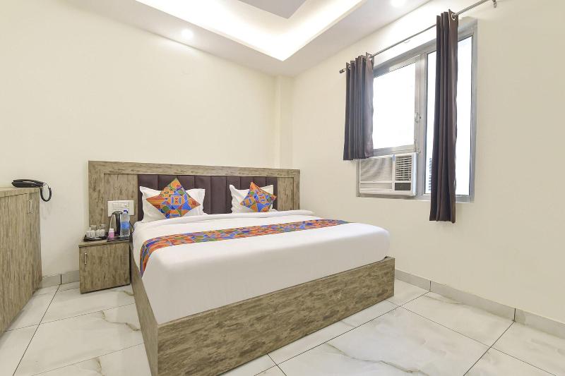 Fabhotel Dev Palace image