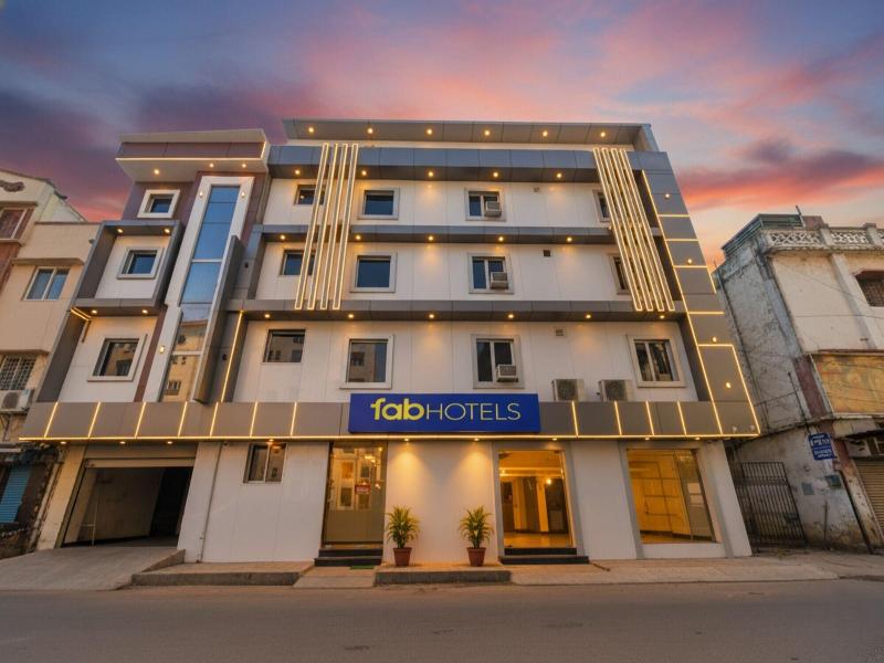 Fabhotel Dev Palace image