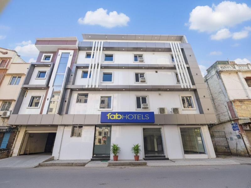Fabhotel Dev Palace image