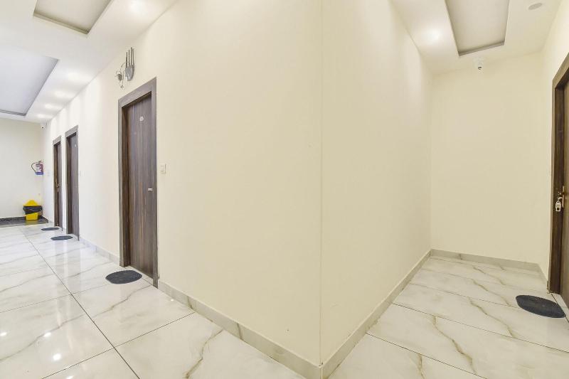 Fabhotel Dev Palace image