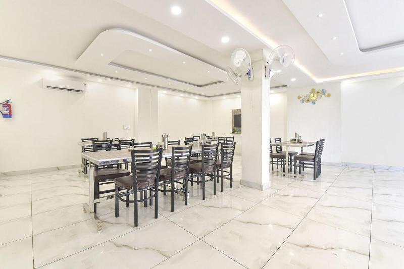 Fabhotel Dev Palace image