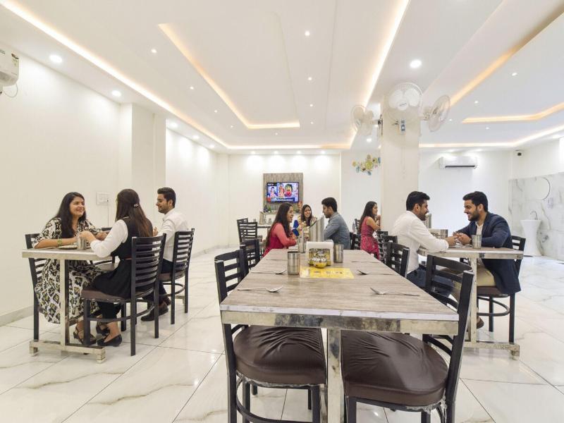 Fabhotel Dev Palace image