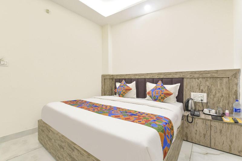 Fabhotel Dev Palace image