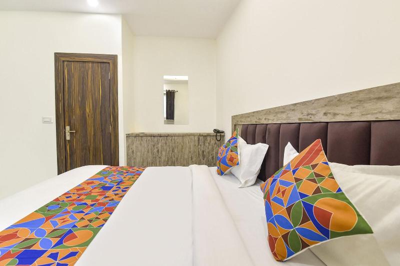 Fabhotel Dev Palace image