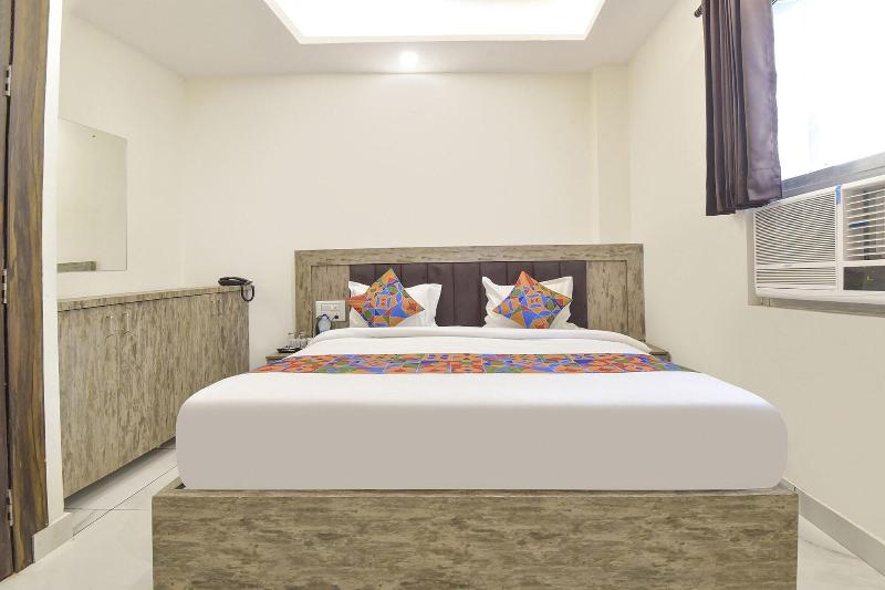 Fabhotel Dev Palace image
