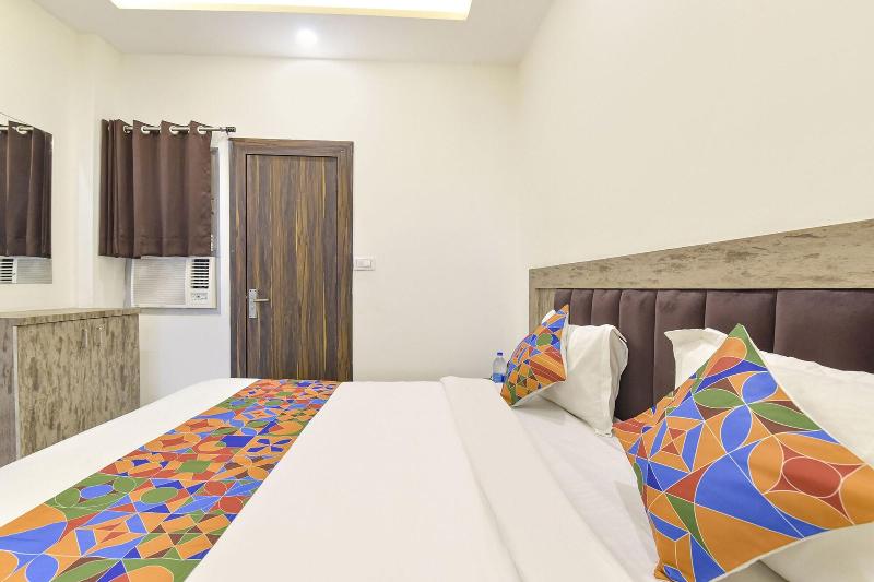 Fabhotel Dev Palace image