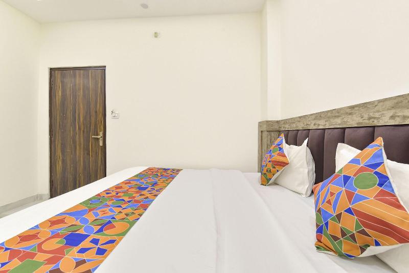 Fabhotel Dev Palace image