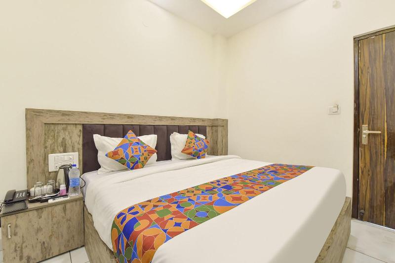 Fabhotel Dev Palace image