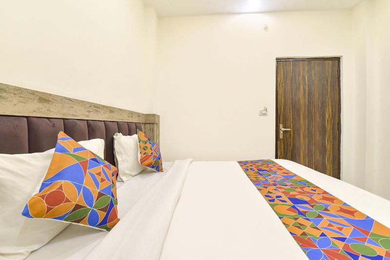 Fabhotel Dev Palace image