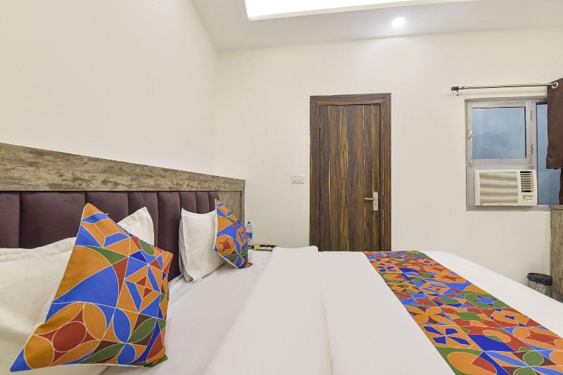 Fabhotel Dev Palace image