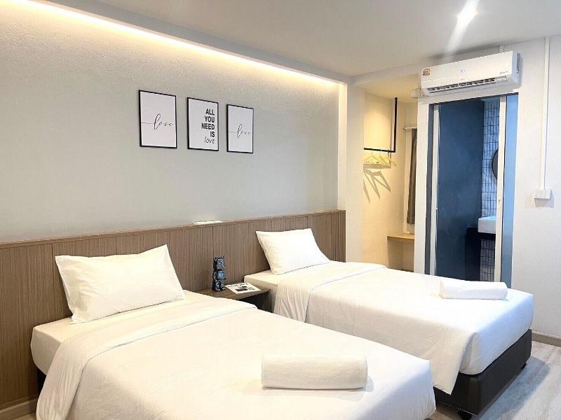 Bedter Hotel Phang Nga image