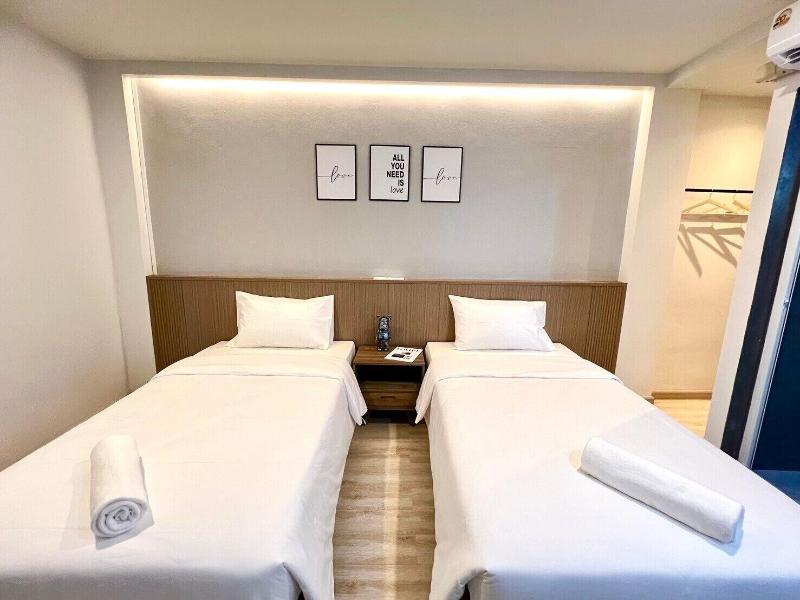 Bedter Hotel Phang Nga image