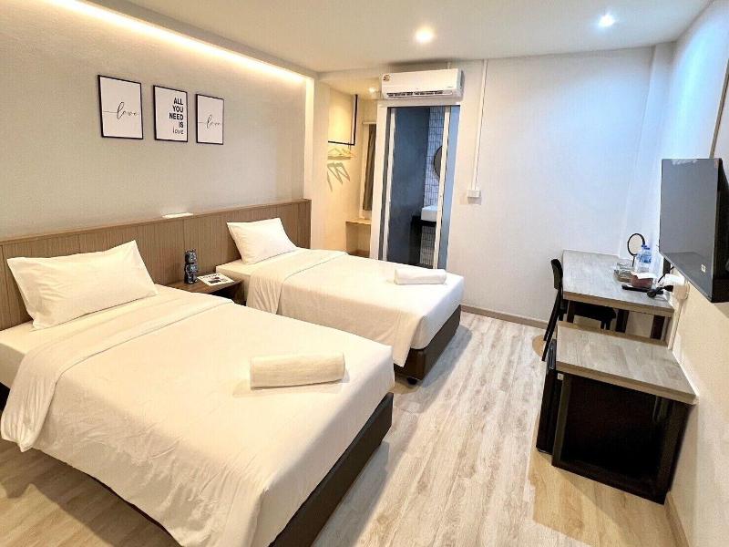 Bedter Hotel Phang Nga image
