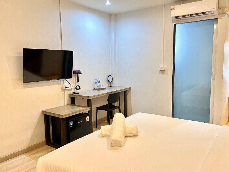 Bedter Hotel Phang Nga image