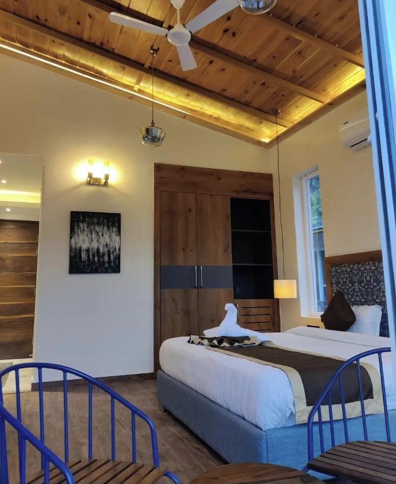 The Cozy Acorn Resort image