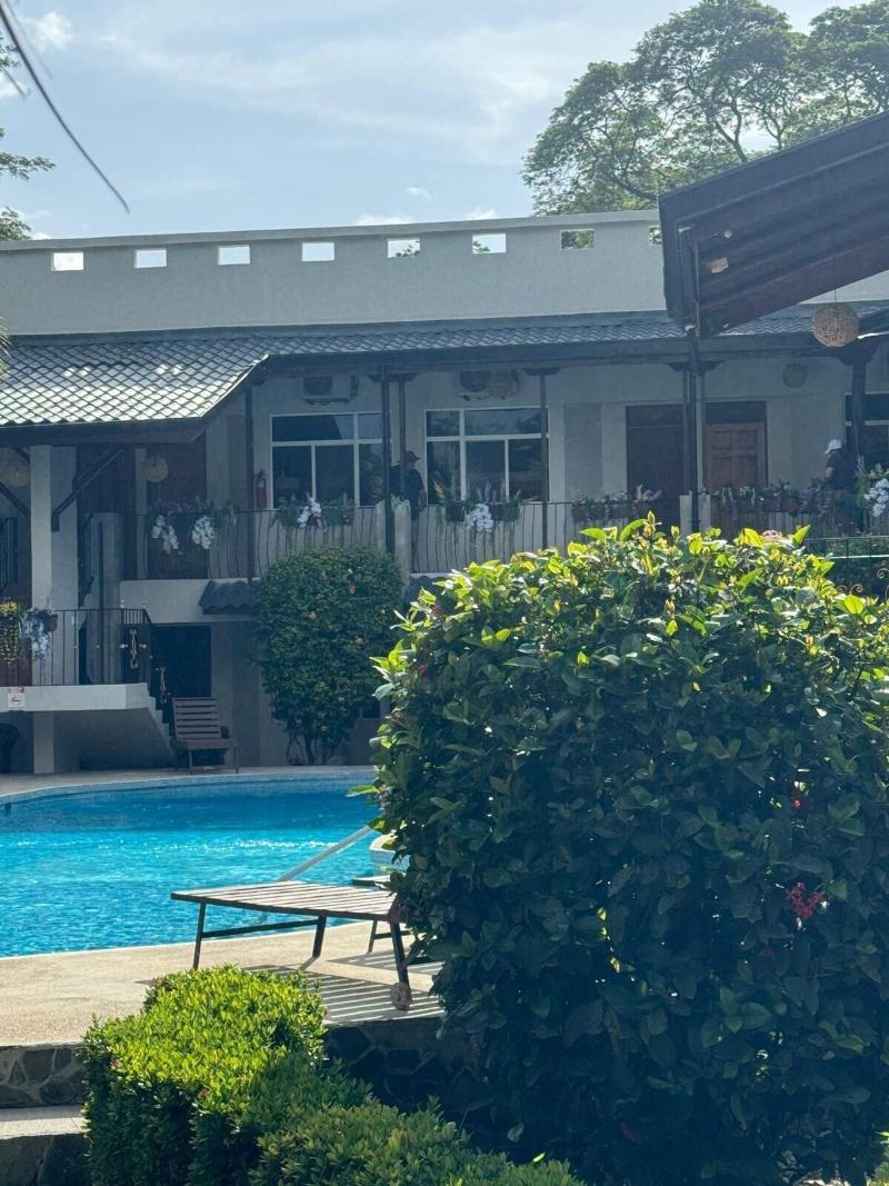 Parti Gras Hotel Villas En Potrero image