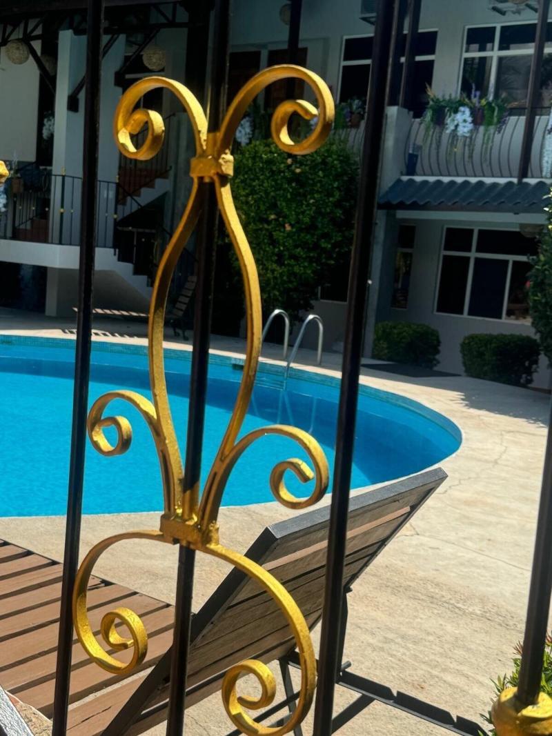 Parti Gras Hotel Villas En Potrero image