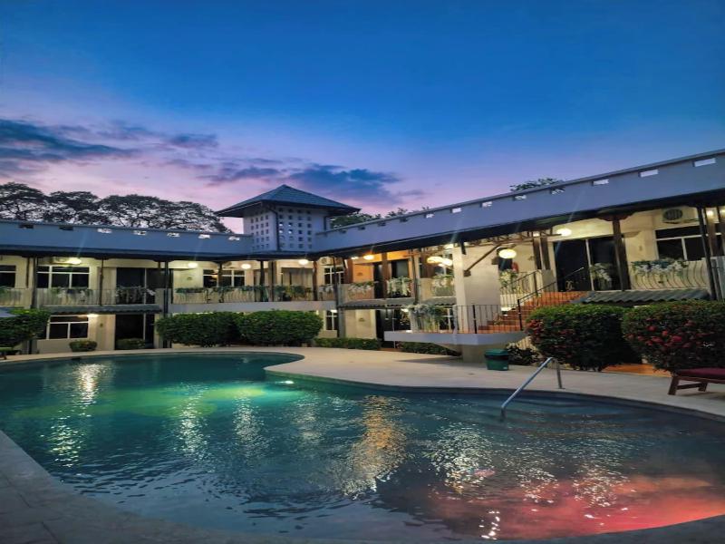 Parti Gras Hotel Villas En Potrero image