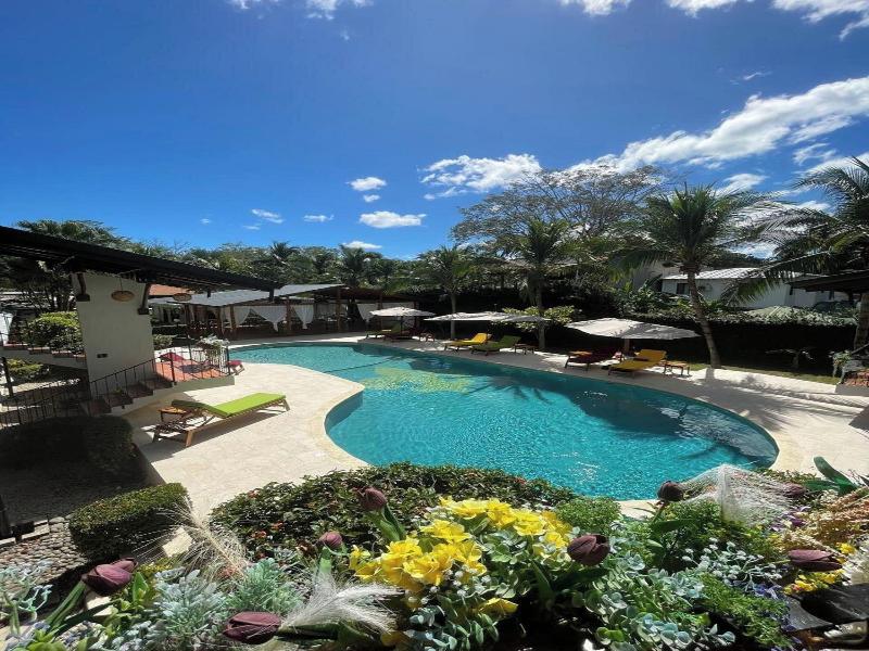 Parti Gras Hotel Villas En Potrero image