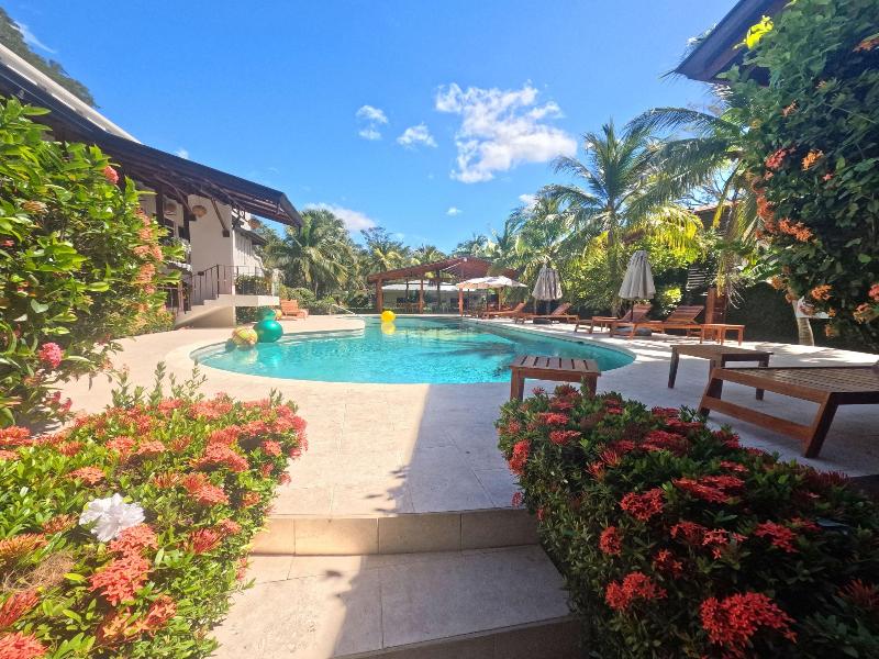 Parti Gras Hotel Villas En Potrero image