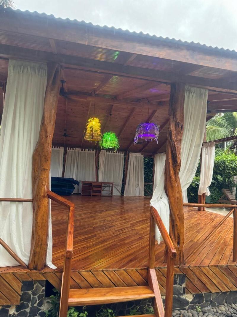 Parti Gras Hotel Villas En Potrero image