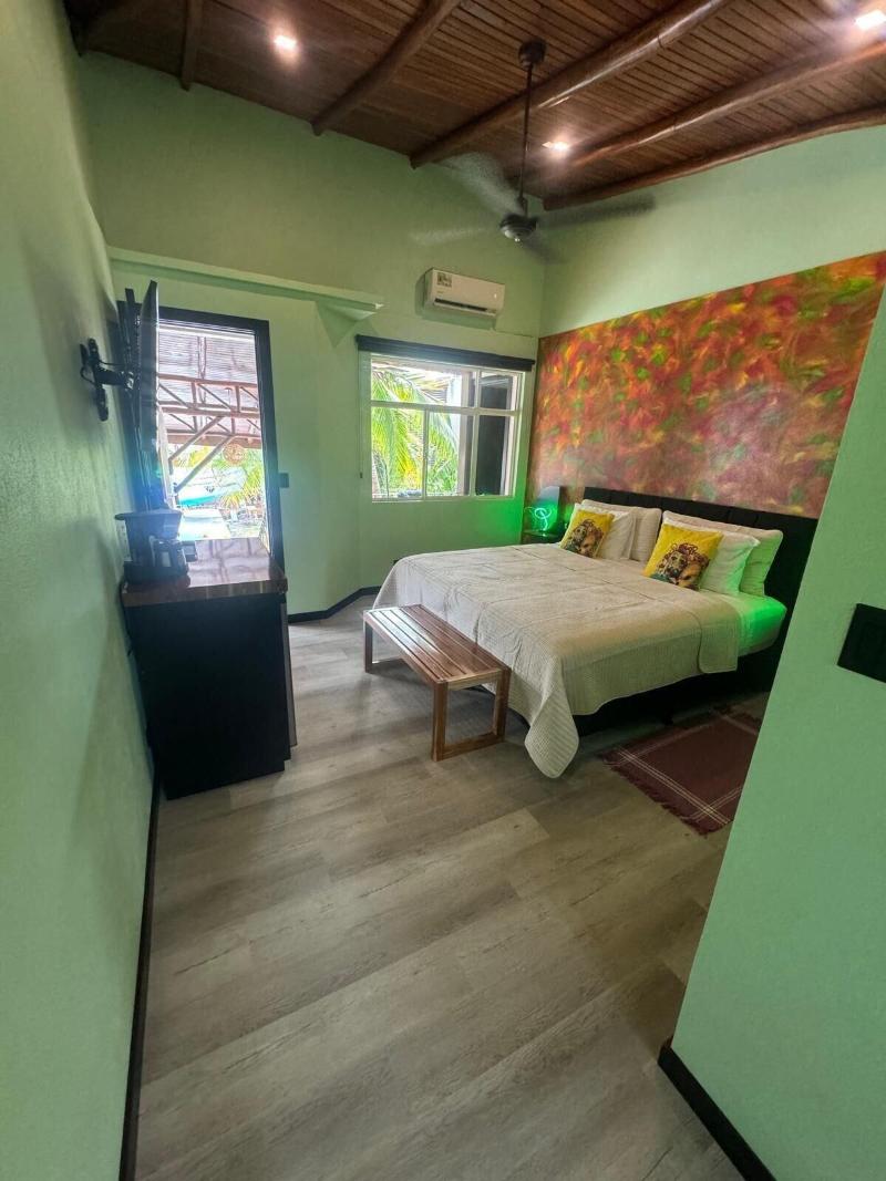 Parti Gras Hotel Villas En Potrero image