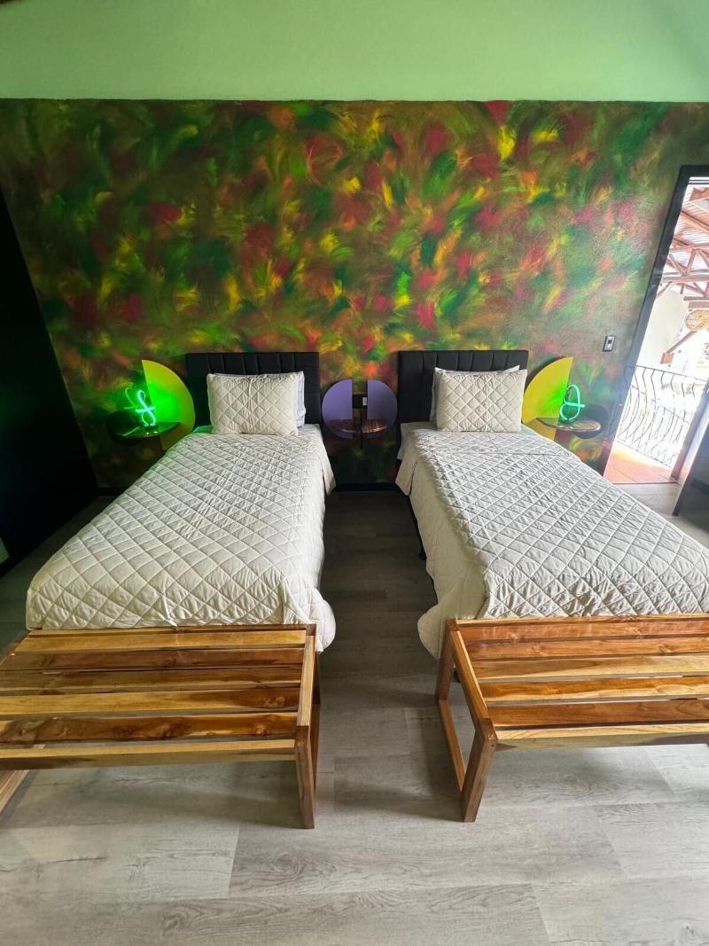 Parti Gras Hotel Villas En Potrero image