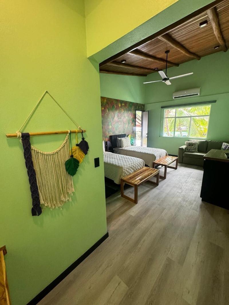 Parti Gras Hotel Villas En Potrero image