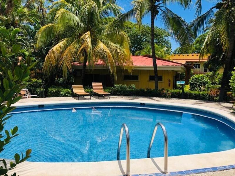 Parti Gras Hotel Villas En Potrero image