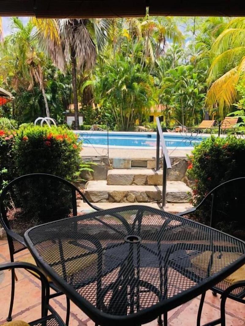 Parti Gras Hotel Villas En Potrero image