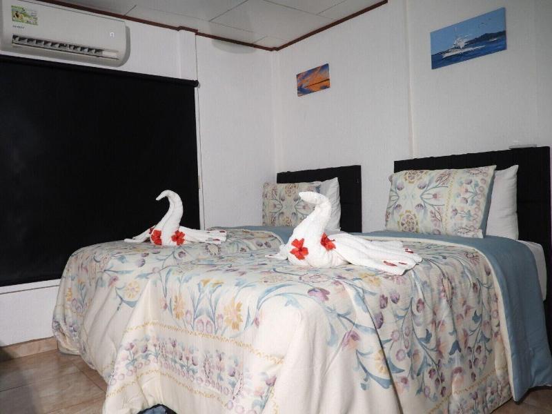 Parti Gras Hotel Villas En Potrero image