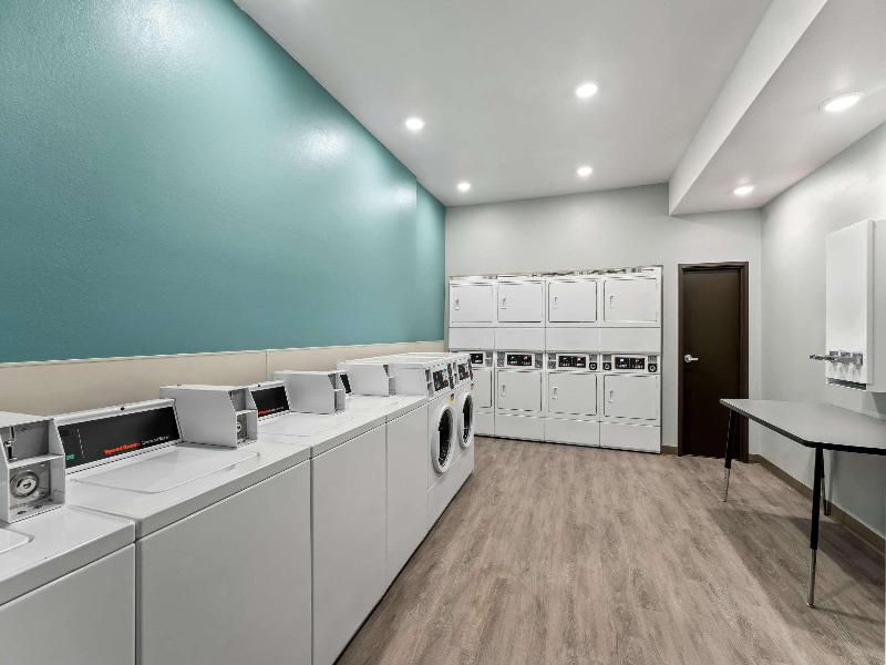 Woodspring Suites Easton Nazareth image