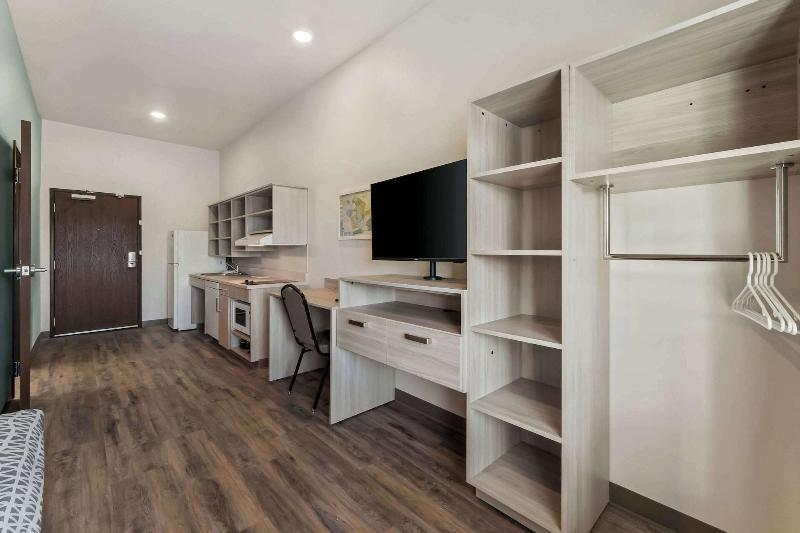 Woodspring Suites Easton Nazareth image