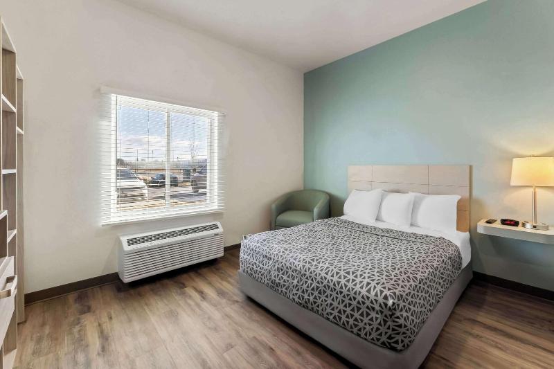 Woodspring Suites Easton Nazareth image