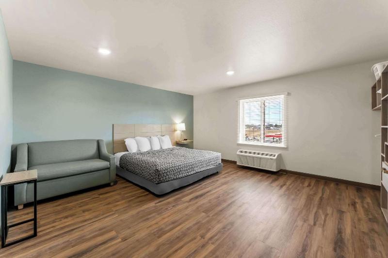 Woodspring Suites Easton Nazareth image