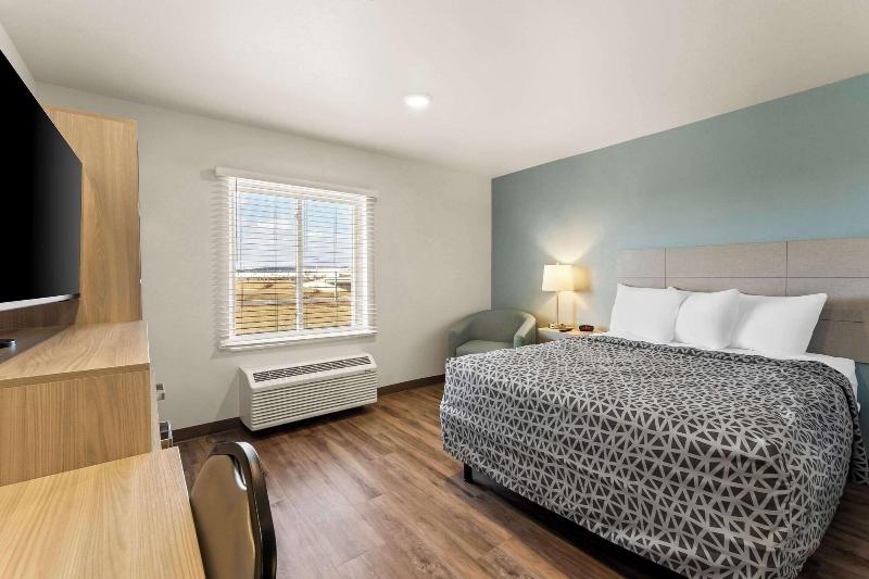 Woodspring Suites Easton Nazareth image