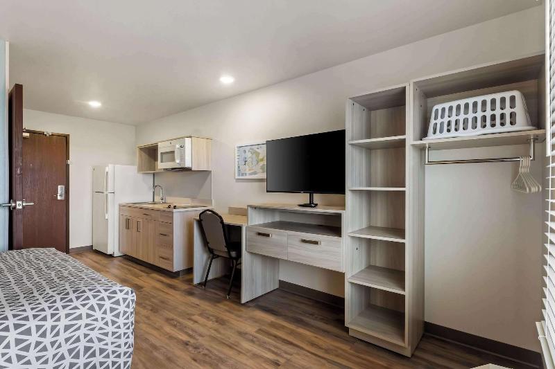 Woodspring Suites Easton Nazareth image