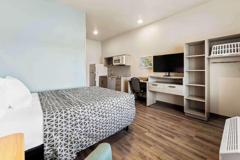 Woodspring Suites Easton Nazareth image