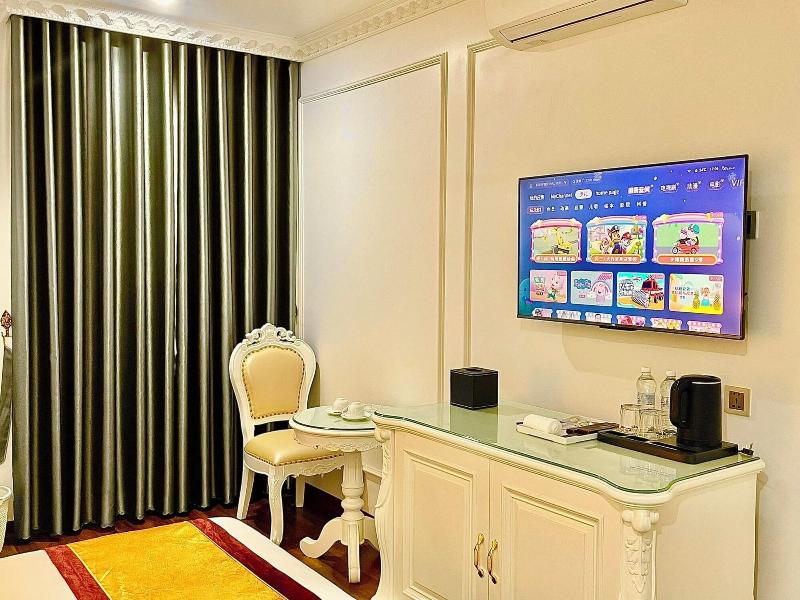 Gold Hotel Luxury image