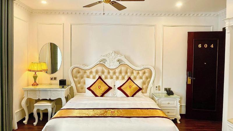 Gold Hotel Luxury image