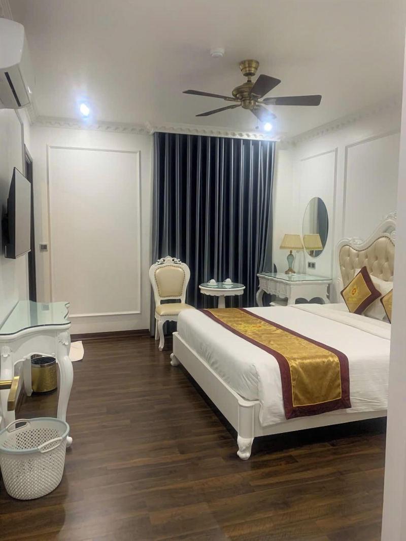 Gold Hotel Luxury image
