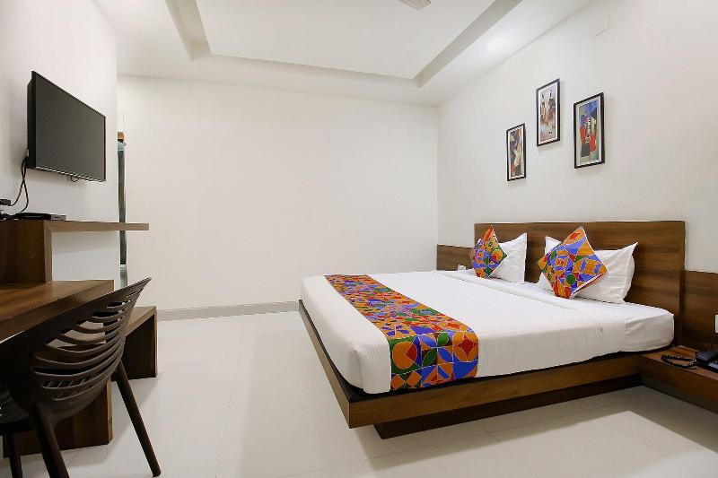 Fabhotel Comfortable Stay 5