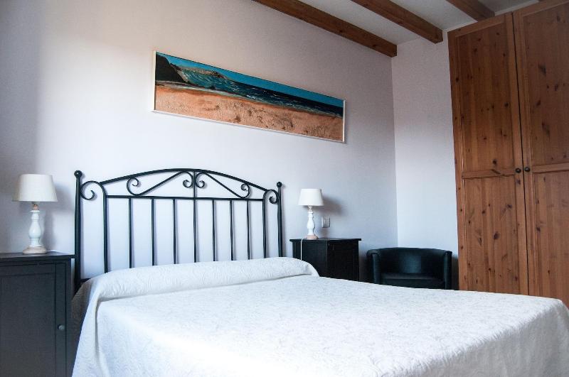 Apartamentos Corona image