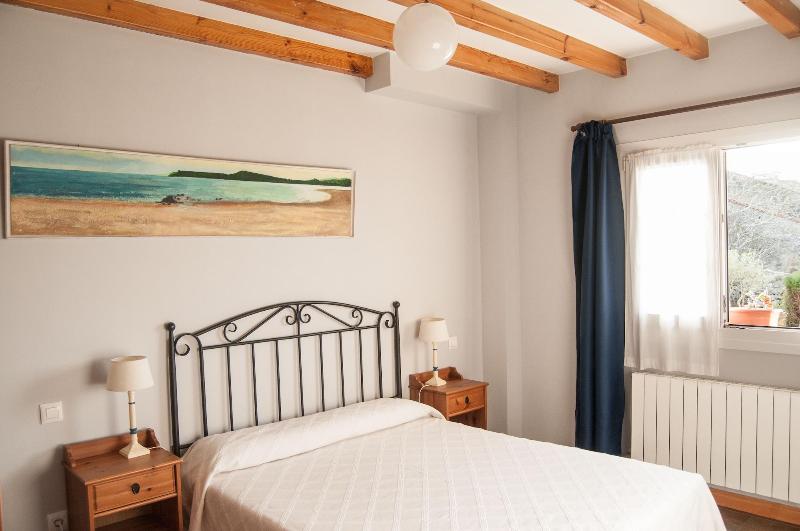 Apartamentos Corona image
